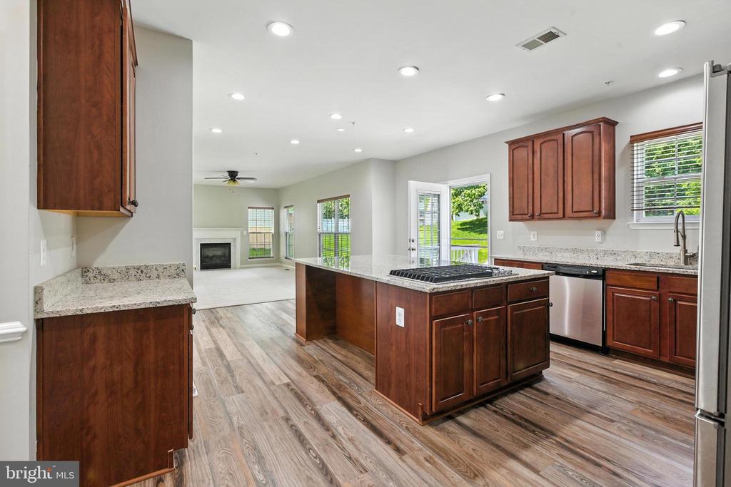 10210 ROLLING GREEN WAY