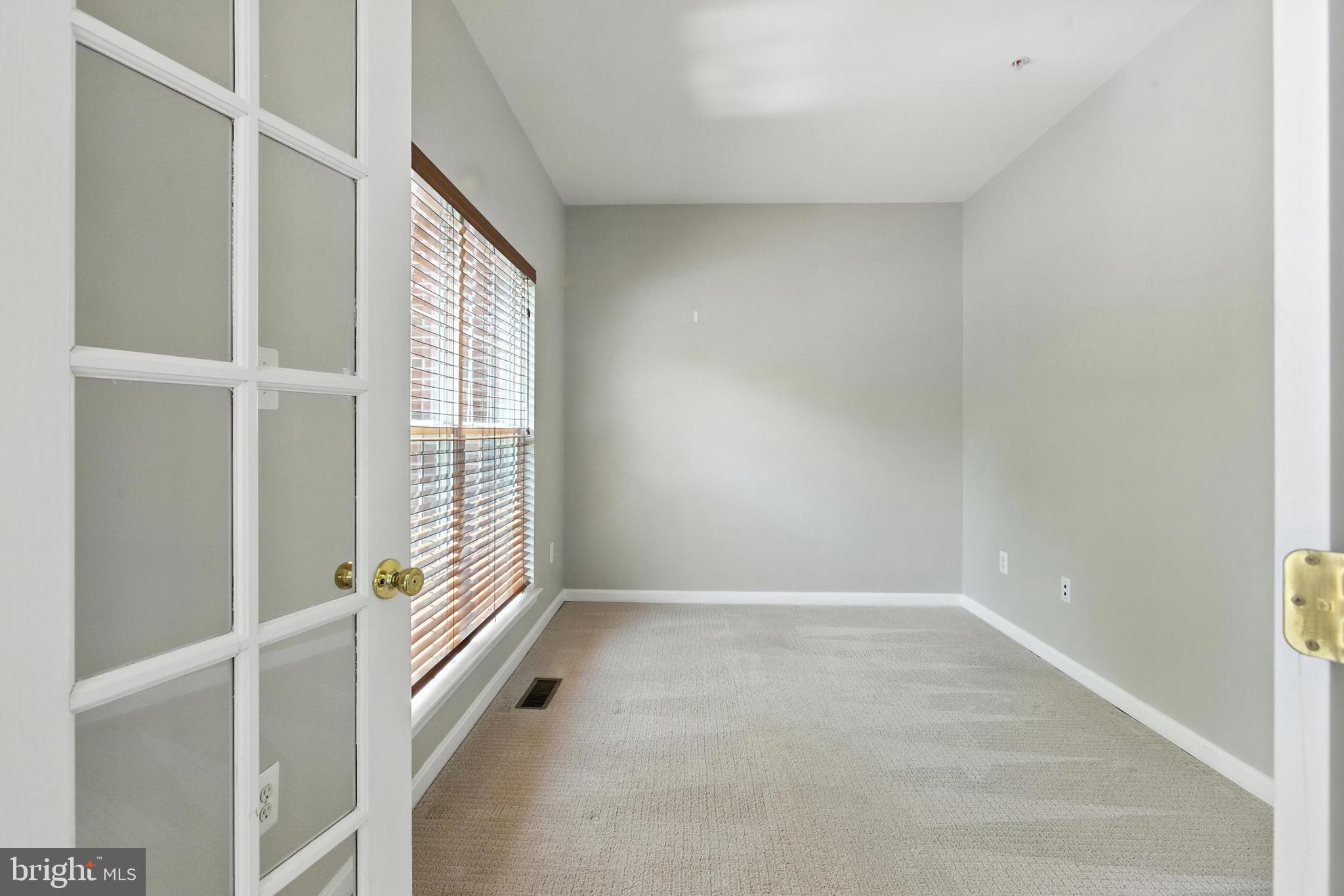 10210 ROLLING GREEN WAY