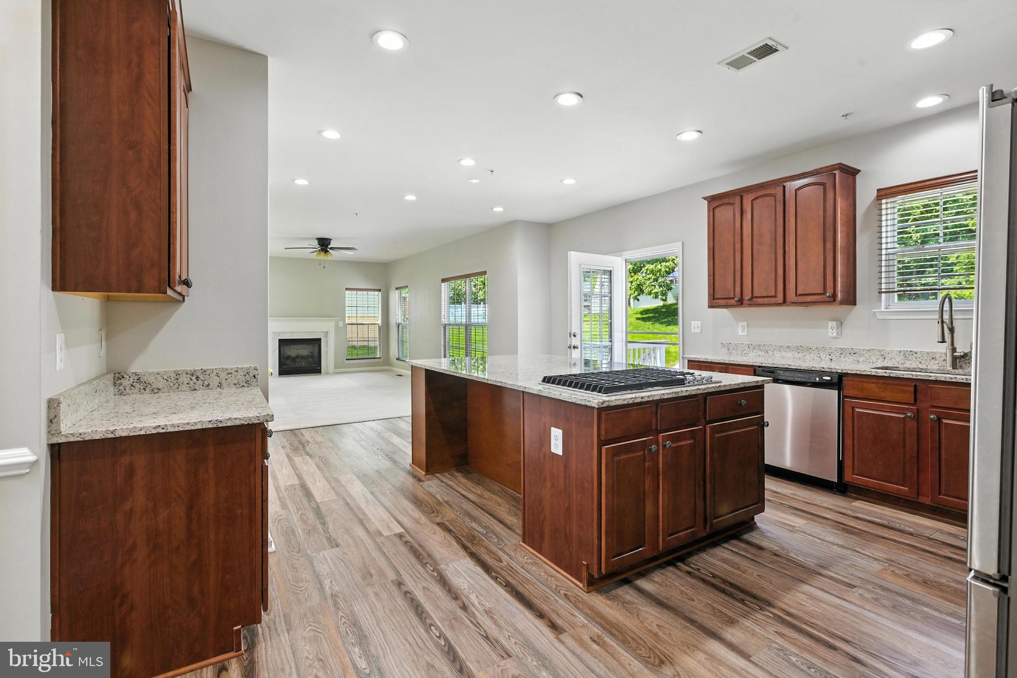 10210 ROLLING GREEN WAY