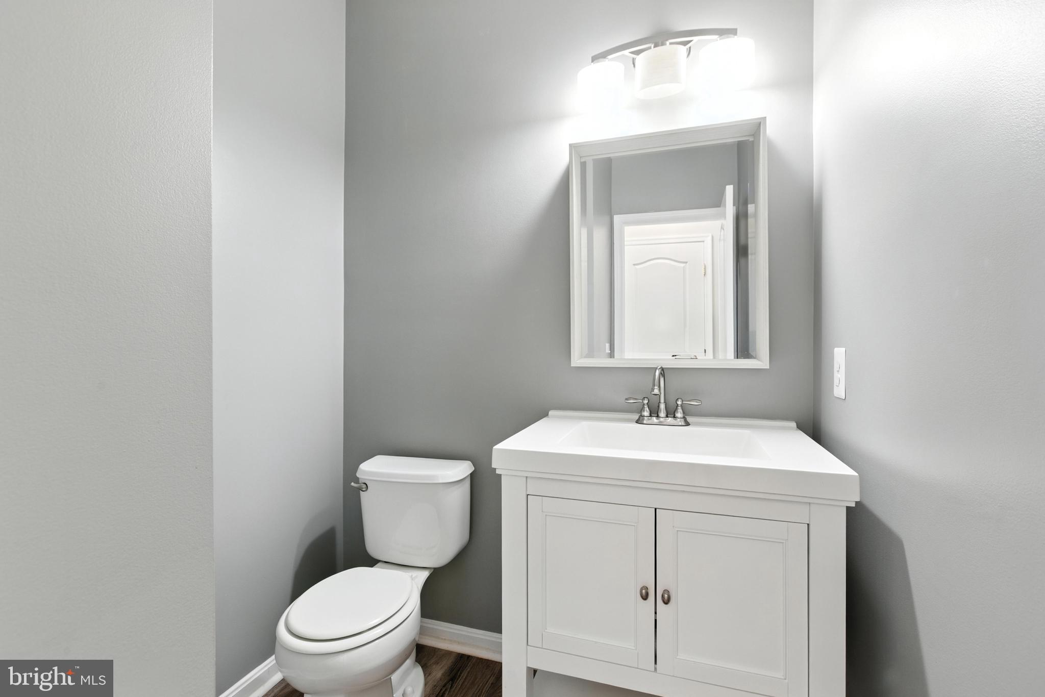 10210 ROLLING GREEN WAY