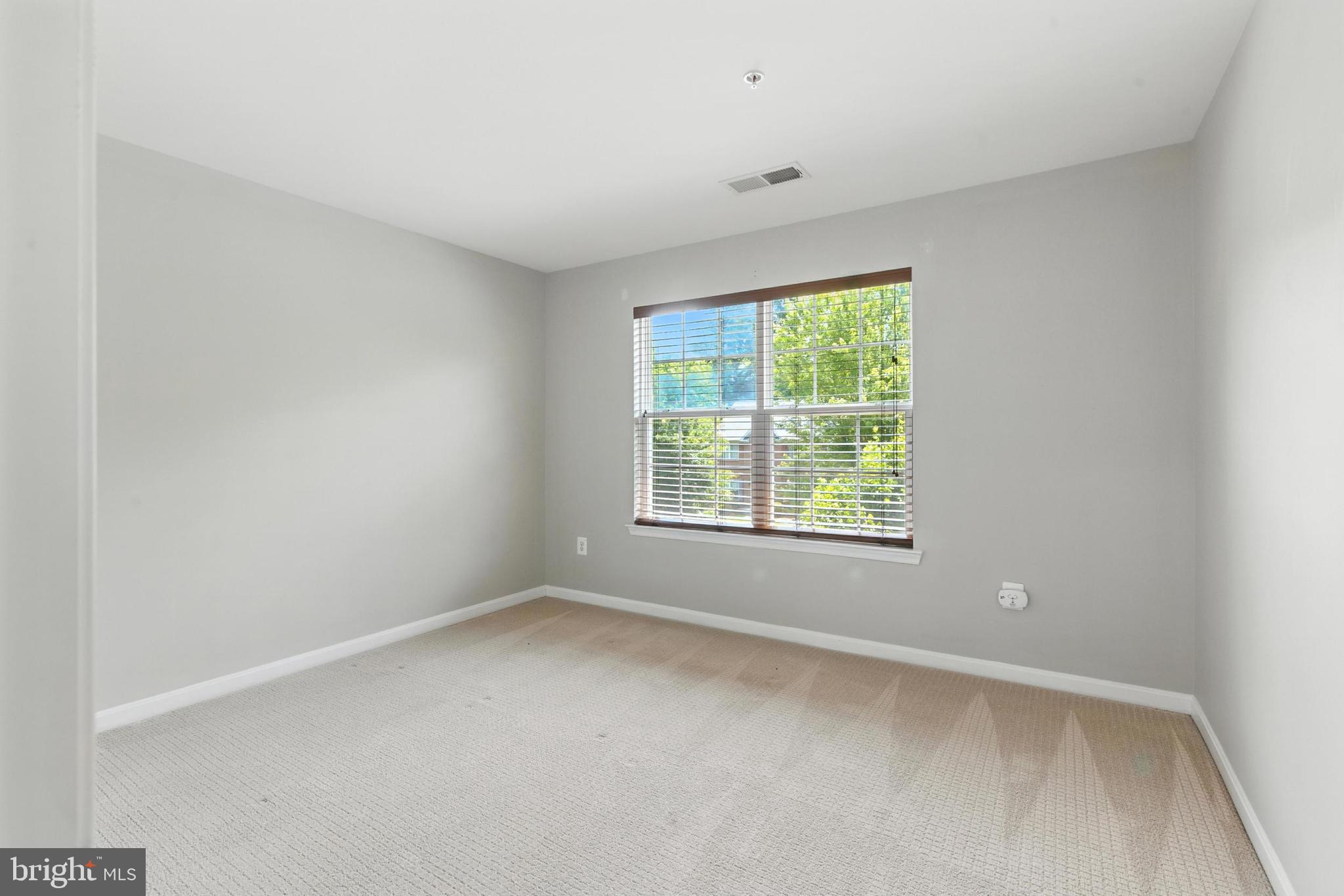 10210 ROLLING GREEN WAY