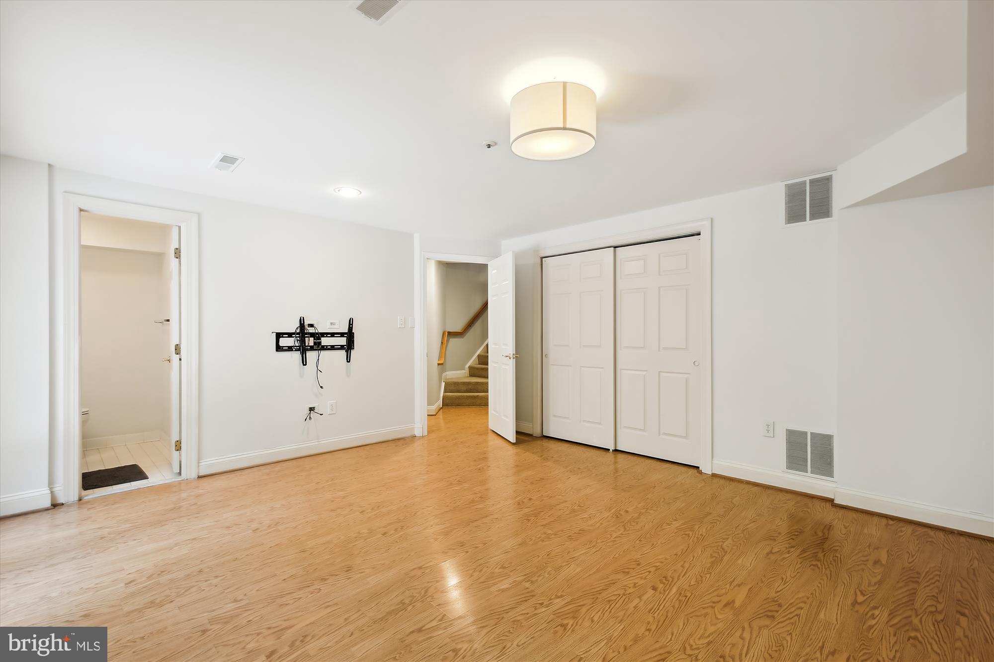 2312 N VAN BUREN COURT