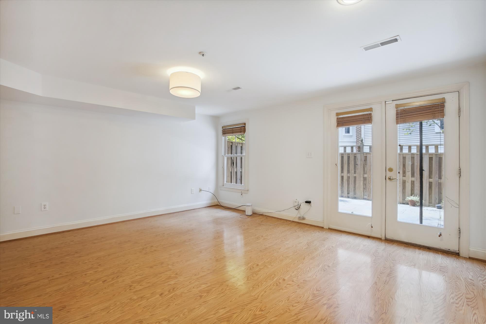 2312 N VAN BUREN COURT