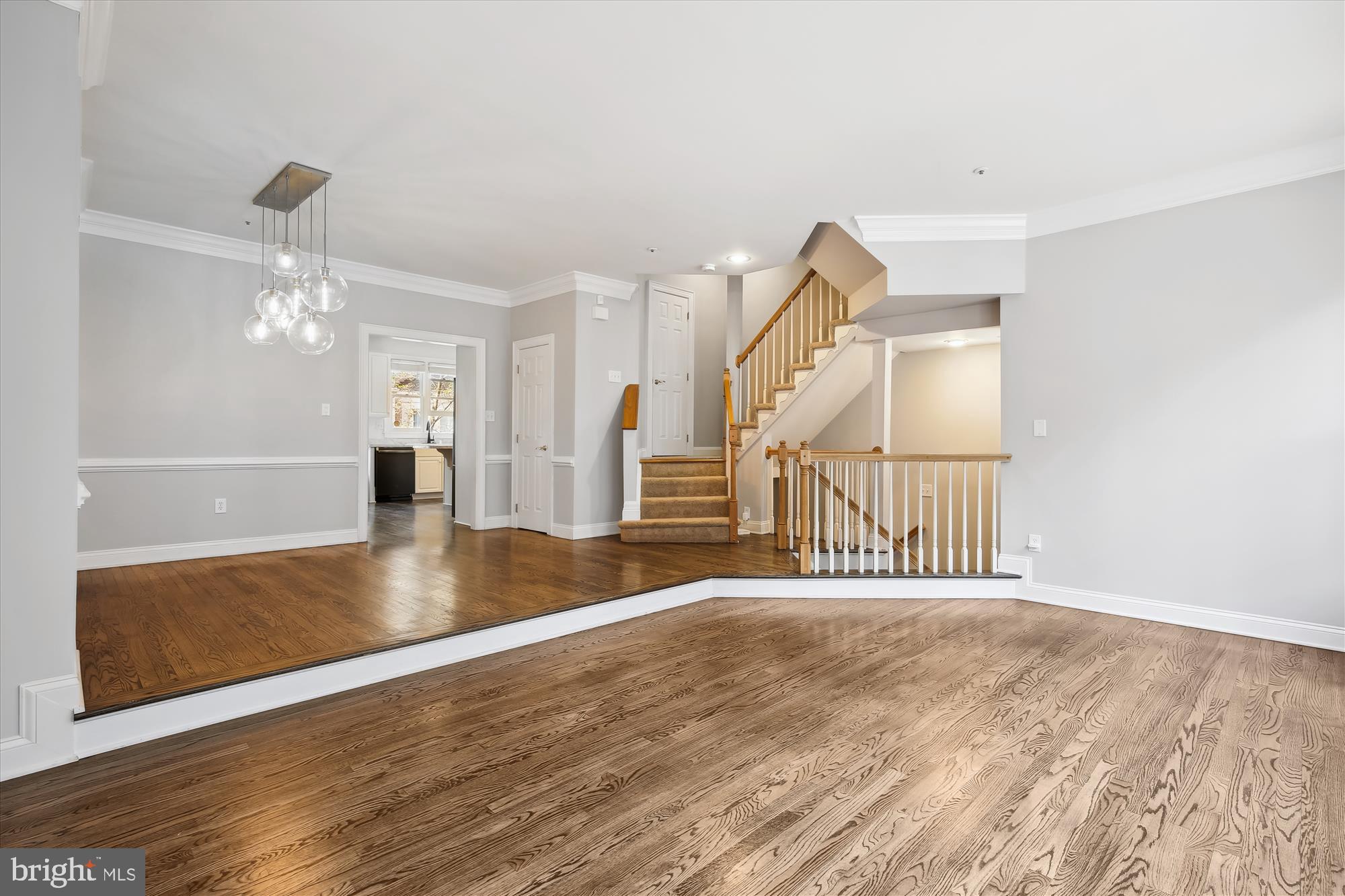 2312 N VAN BUREN COURT