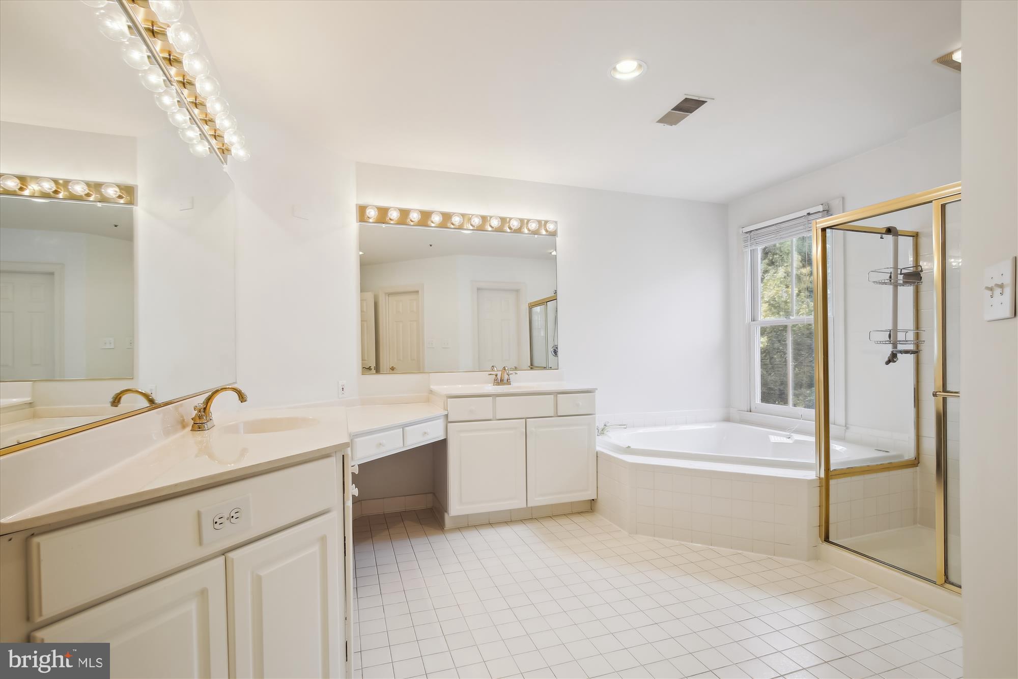 2312 N VAN BUREN COURT