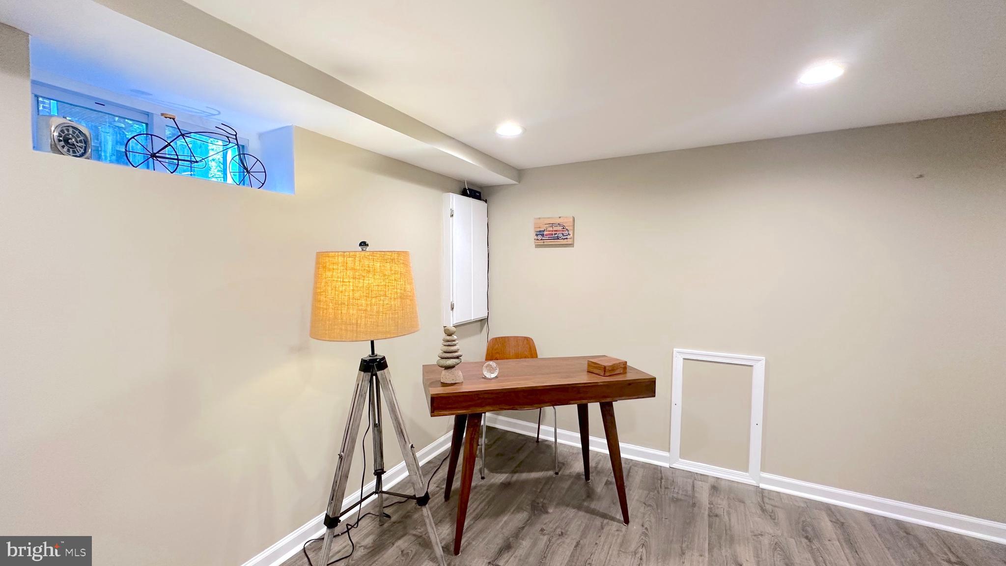 6982 Fairfax DRIVE