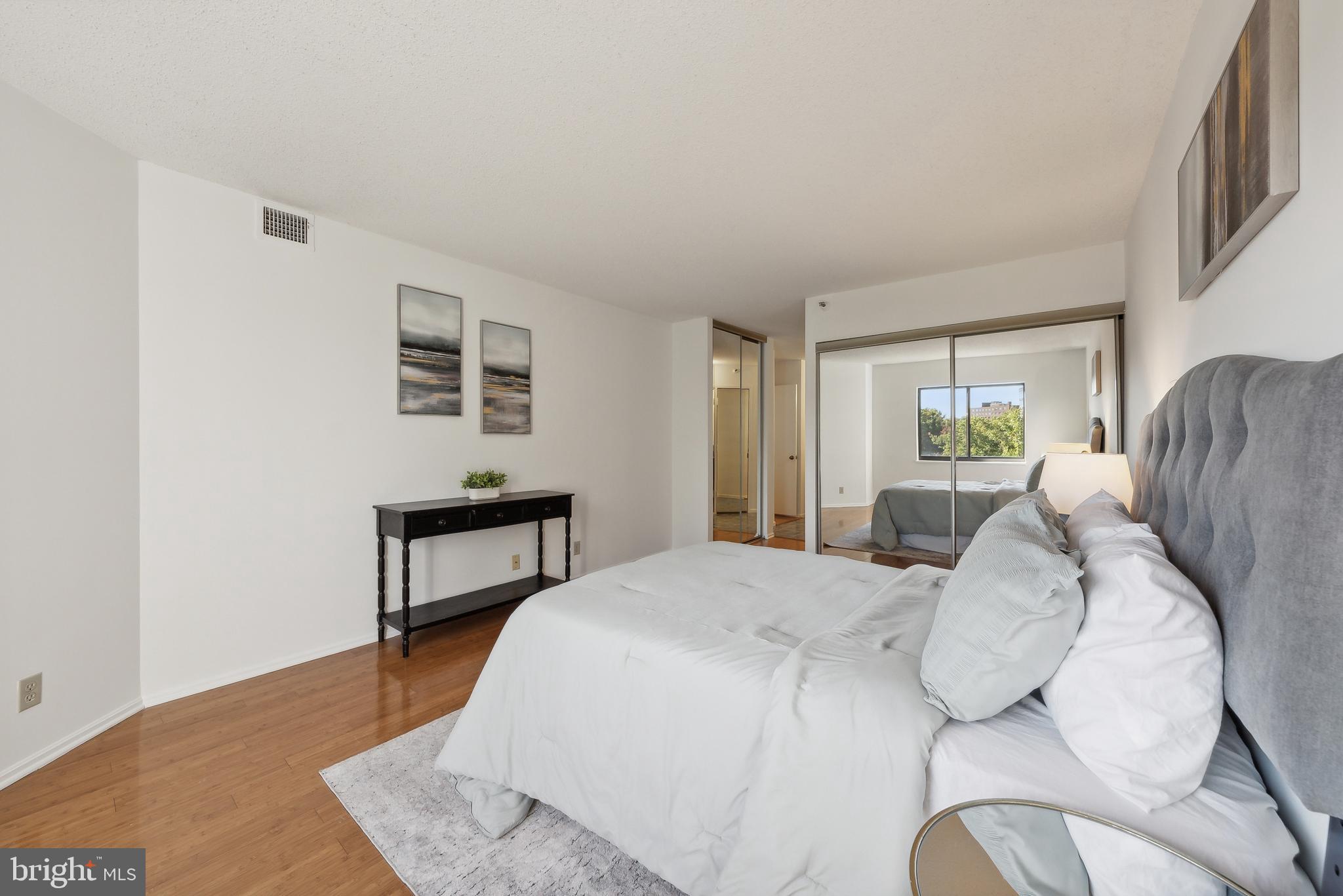 1600 N Oak St #525