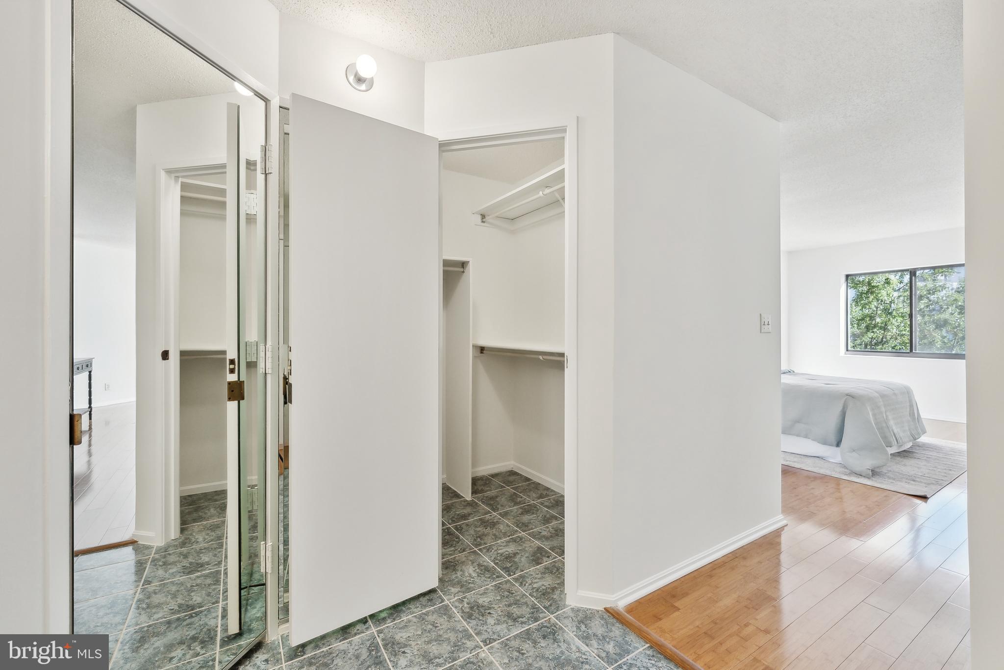 1600 N Oak St #525