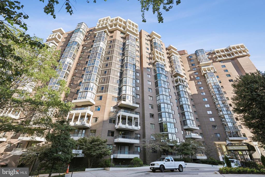1600 N OAK ST #525