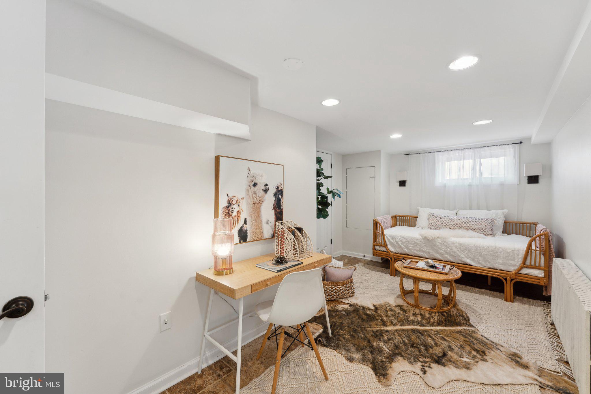 600 S Walter Reed Dr