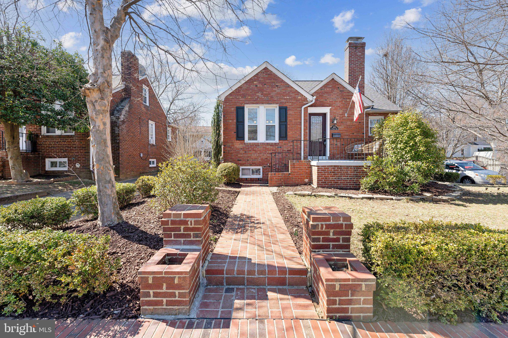 600 S Walter Reed Dr