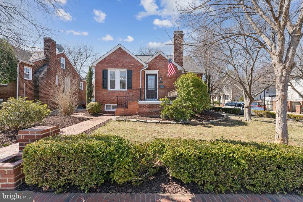 600 S Walter Reed Dr