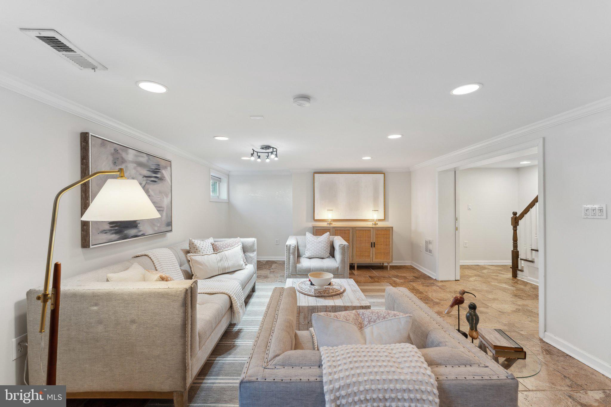600 S Walter Reed Dr