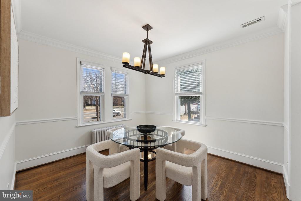 600 S Walter Reed Dr