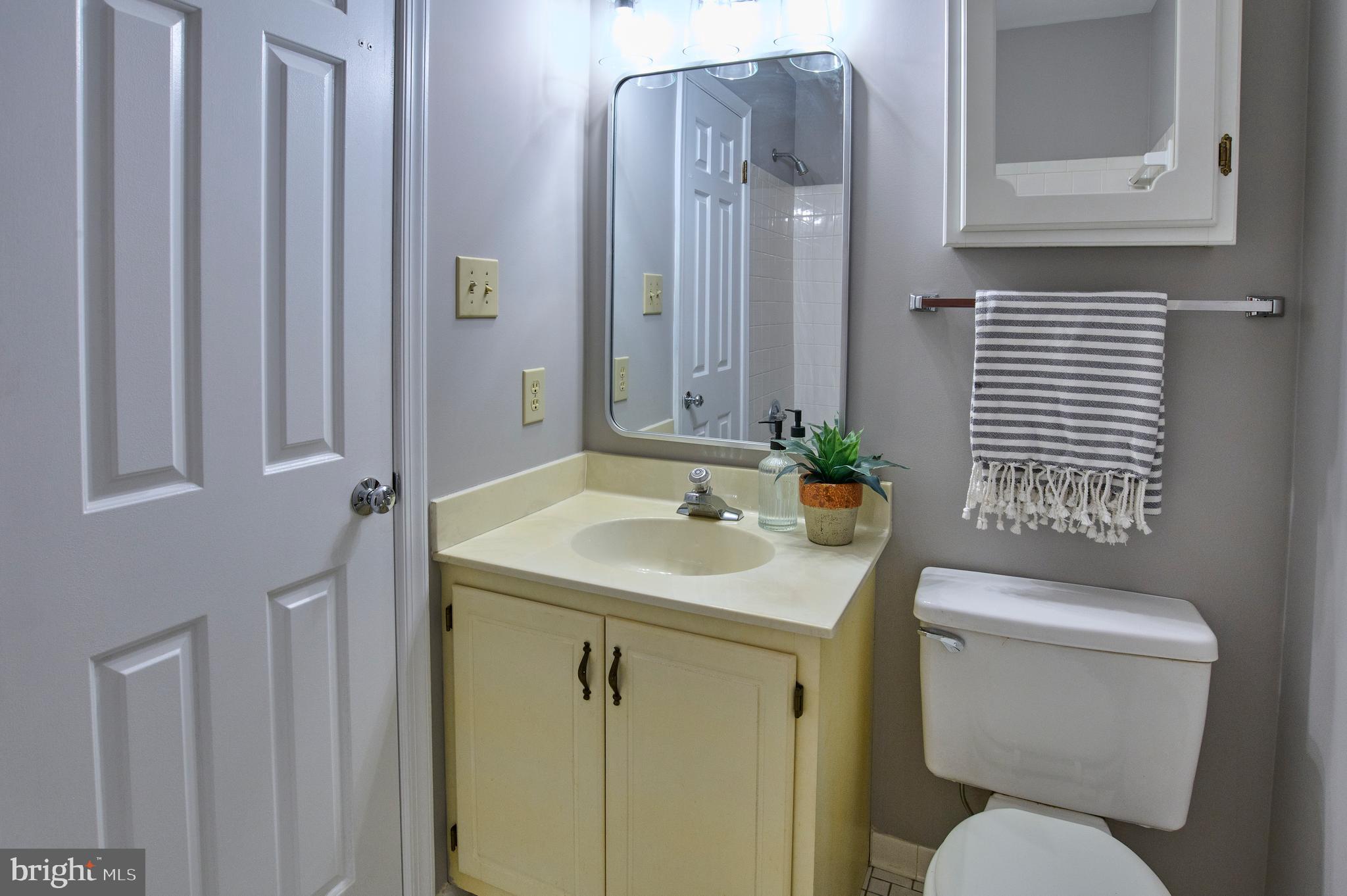 641 N ABINGDON STREET