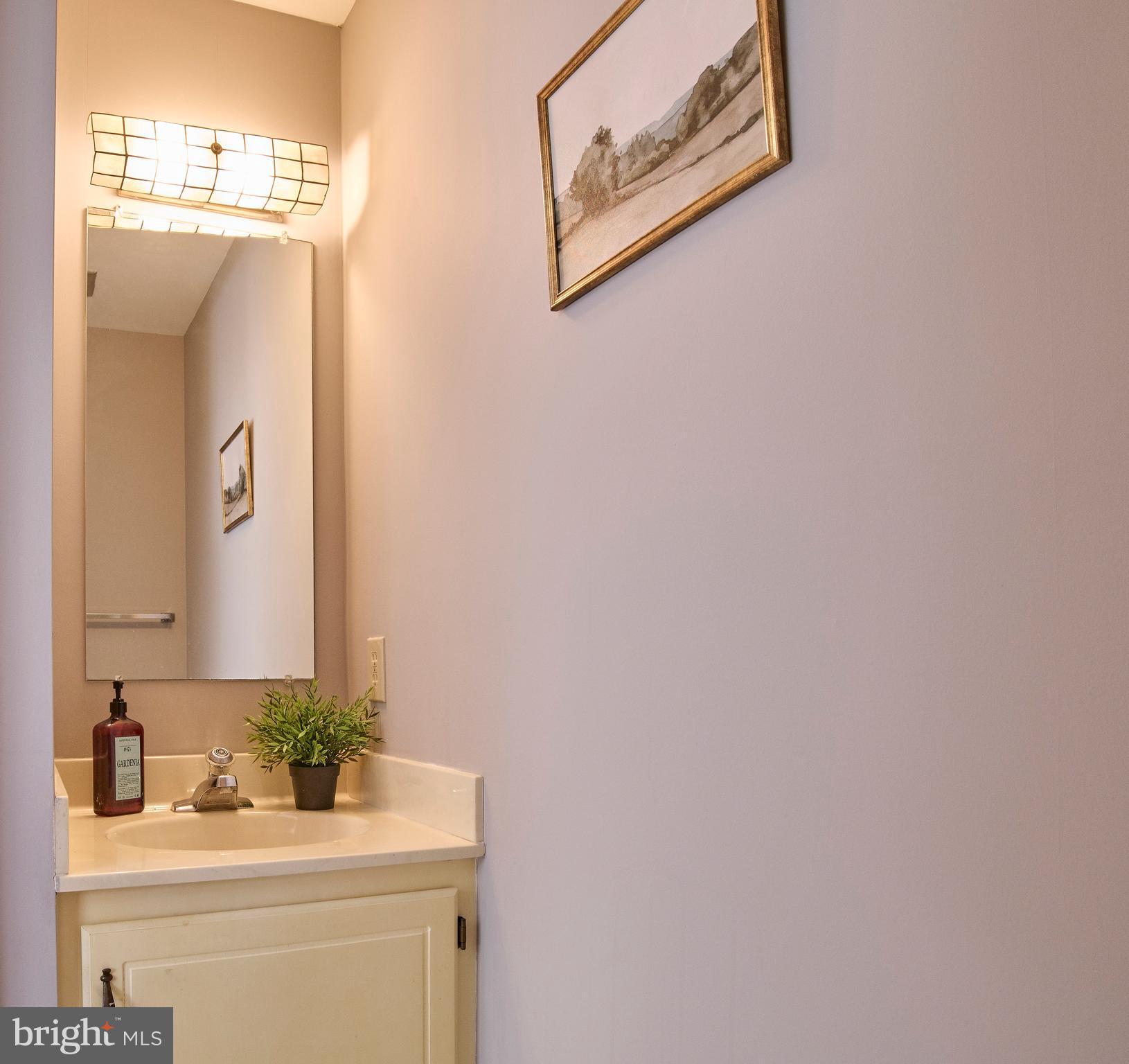 641 N ABINGDON STREET