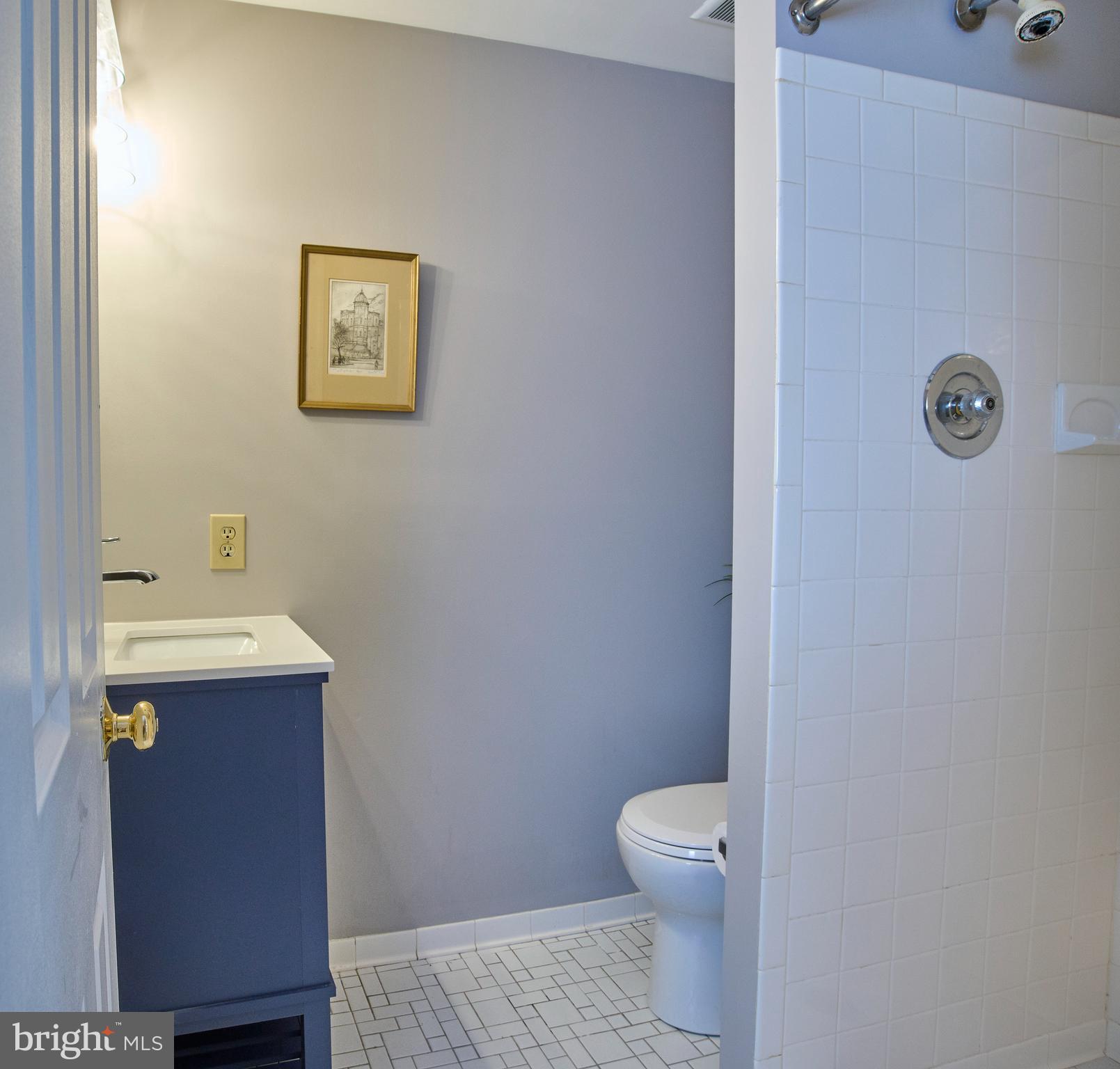 641 N ABINGDON STREET