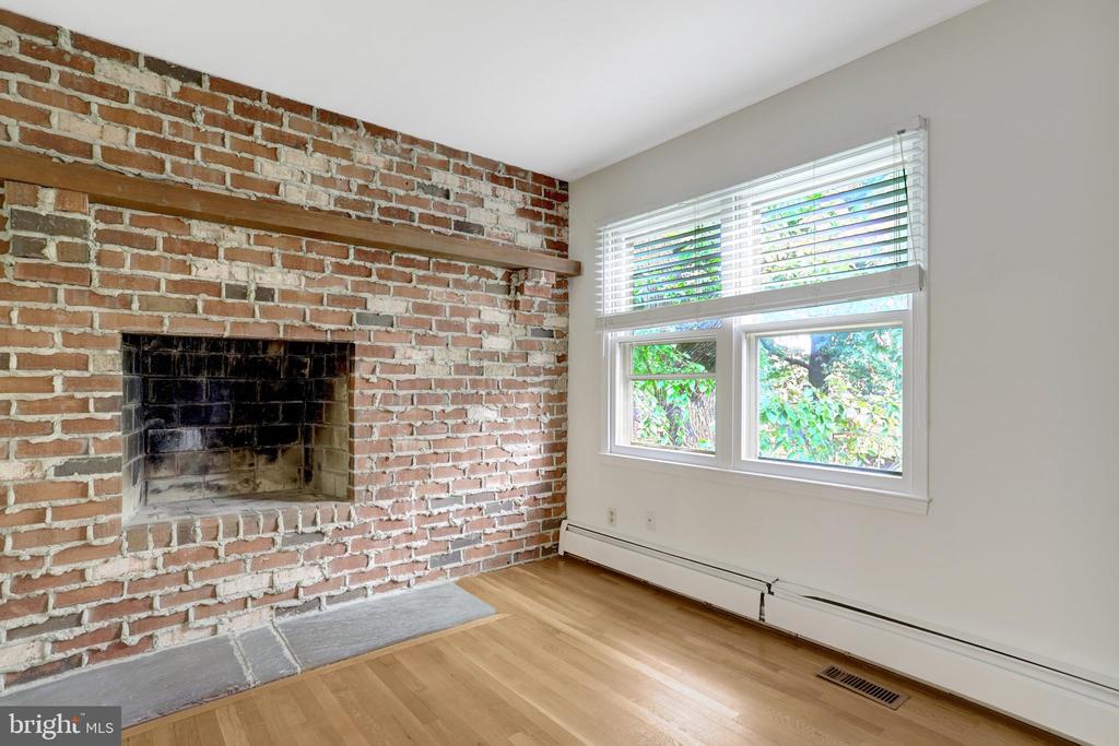 411 N BRYAN STREET