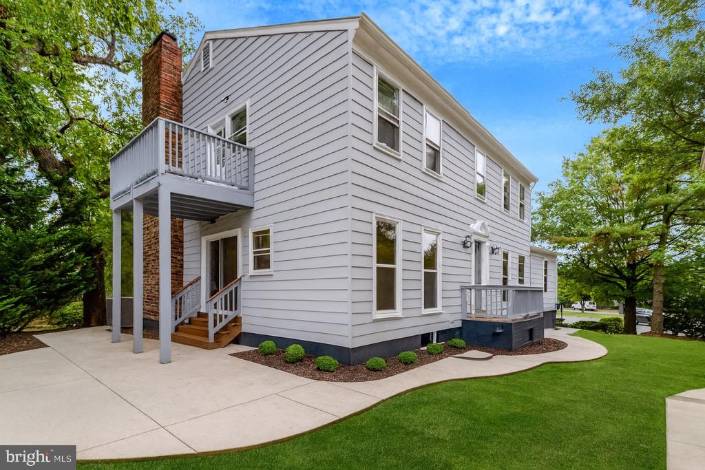 411 N BRYAN STREET