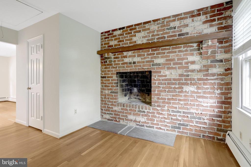 411 N BRYAN STREET