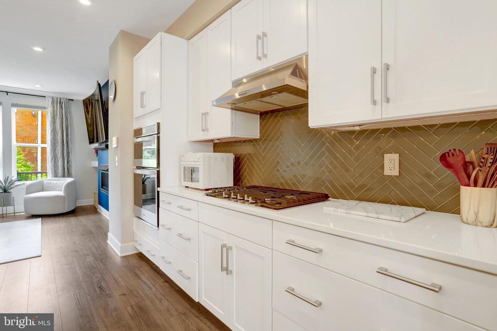 1020 S TAYLOR COURT