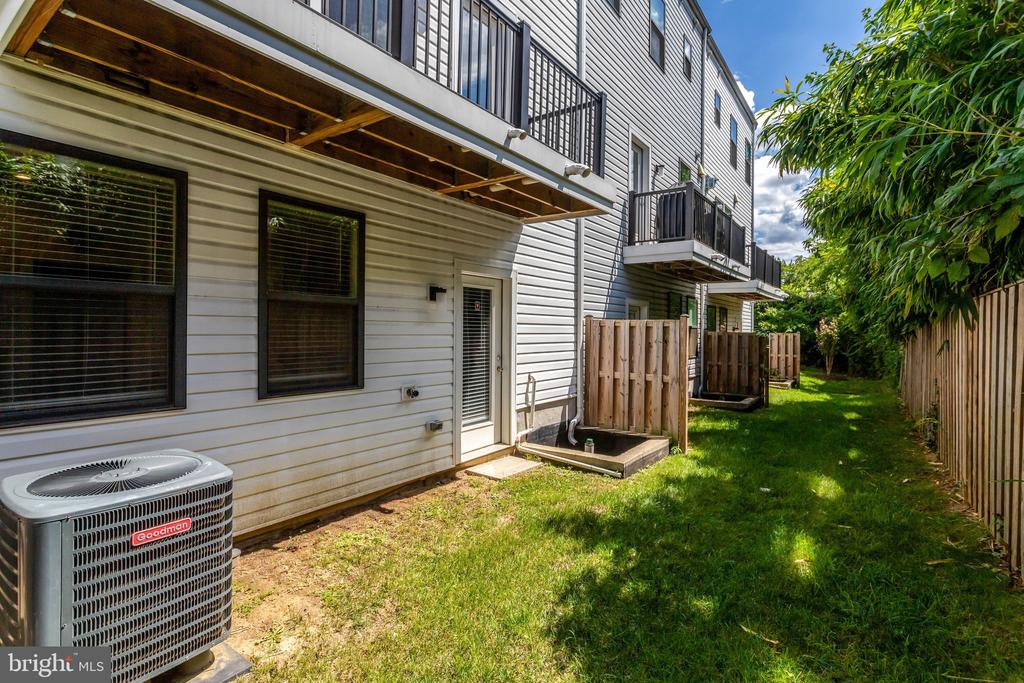1020 S TAYLOR COURT