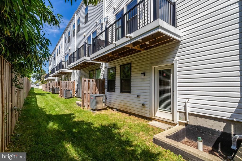 1020 S TAYLOR COURT