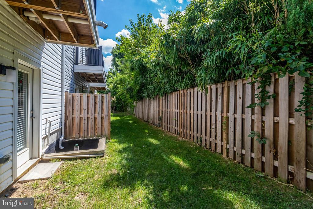 1020 S TAYLOR COURT