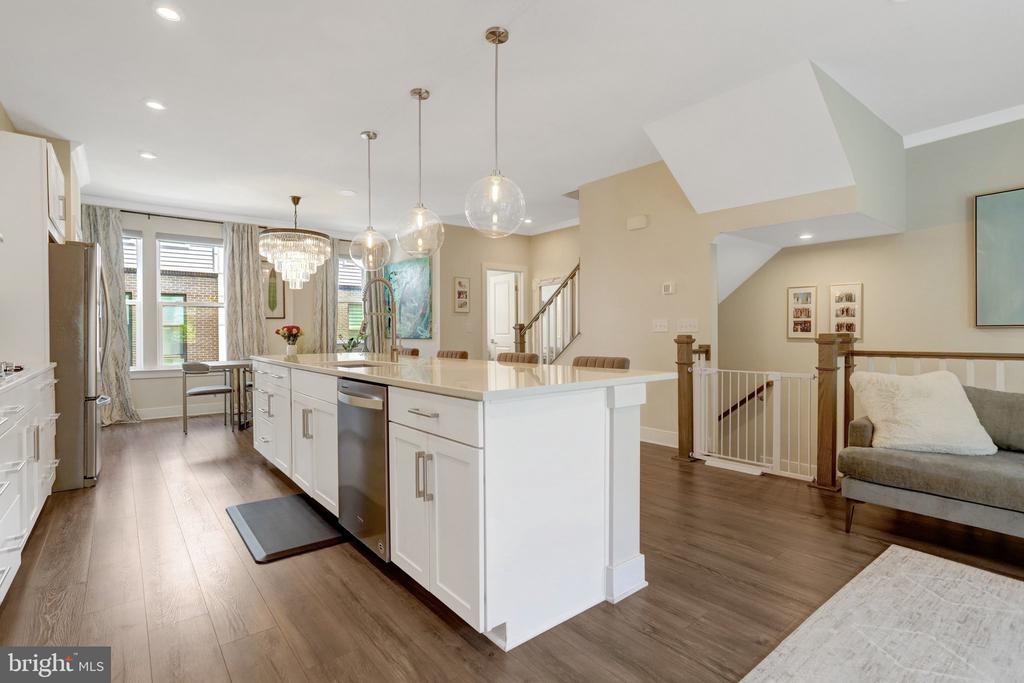 1020 S TAYLOR COURT