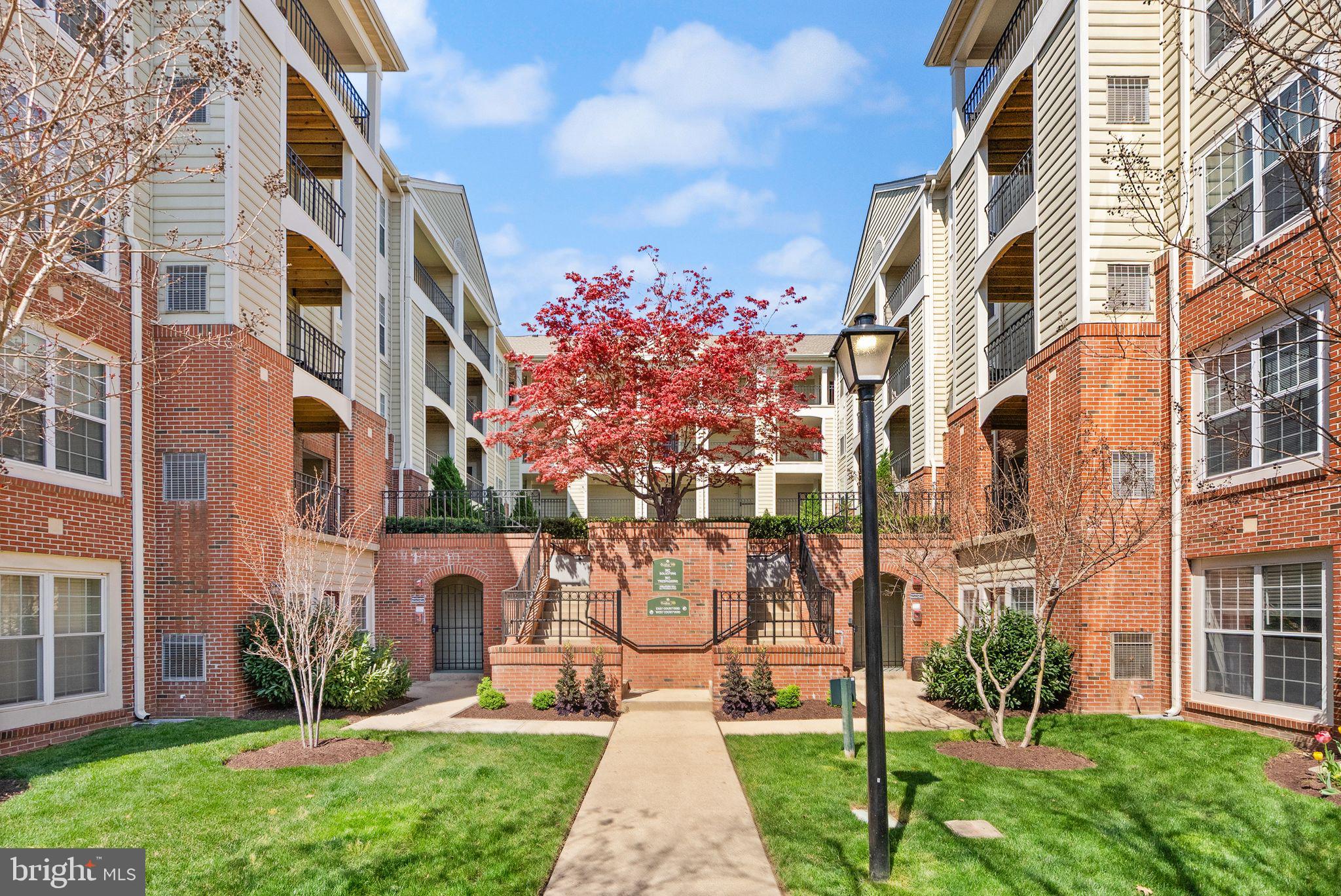 1100 Quaker Hill Dr #422