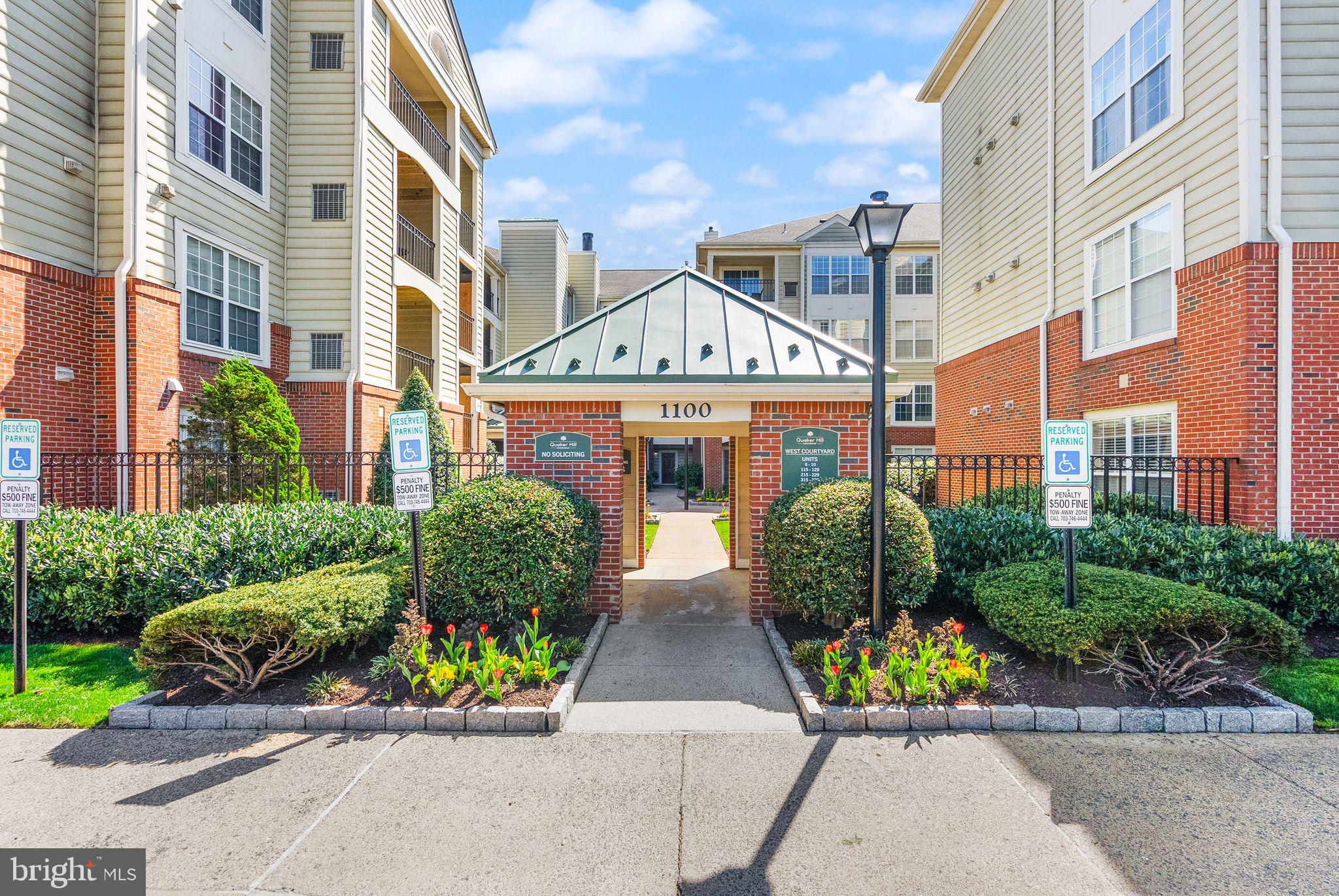 1100 Quaker Hill Dr #422