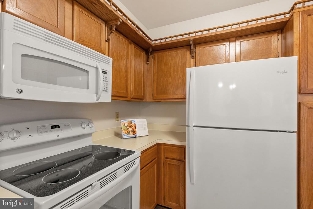1100 Quaker Hill Dr #422