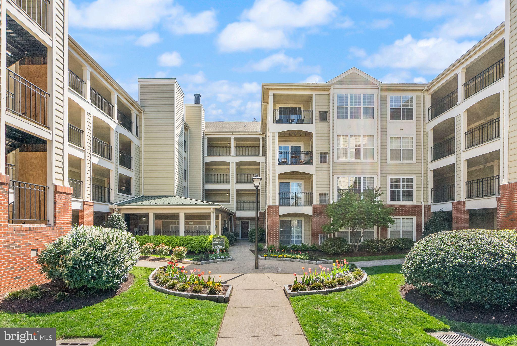 1100 Quaker Hill Dr #422
