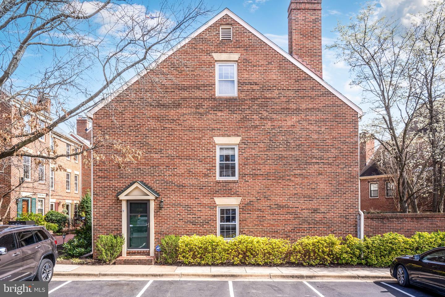 1203 MICHIGAN CT