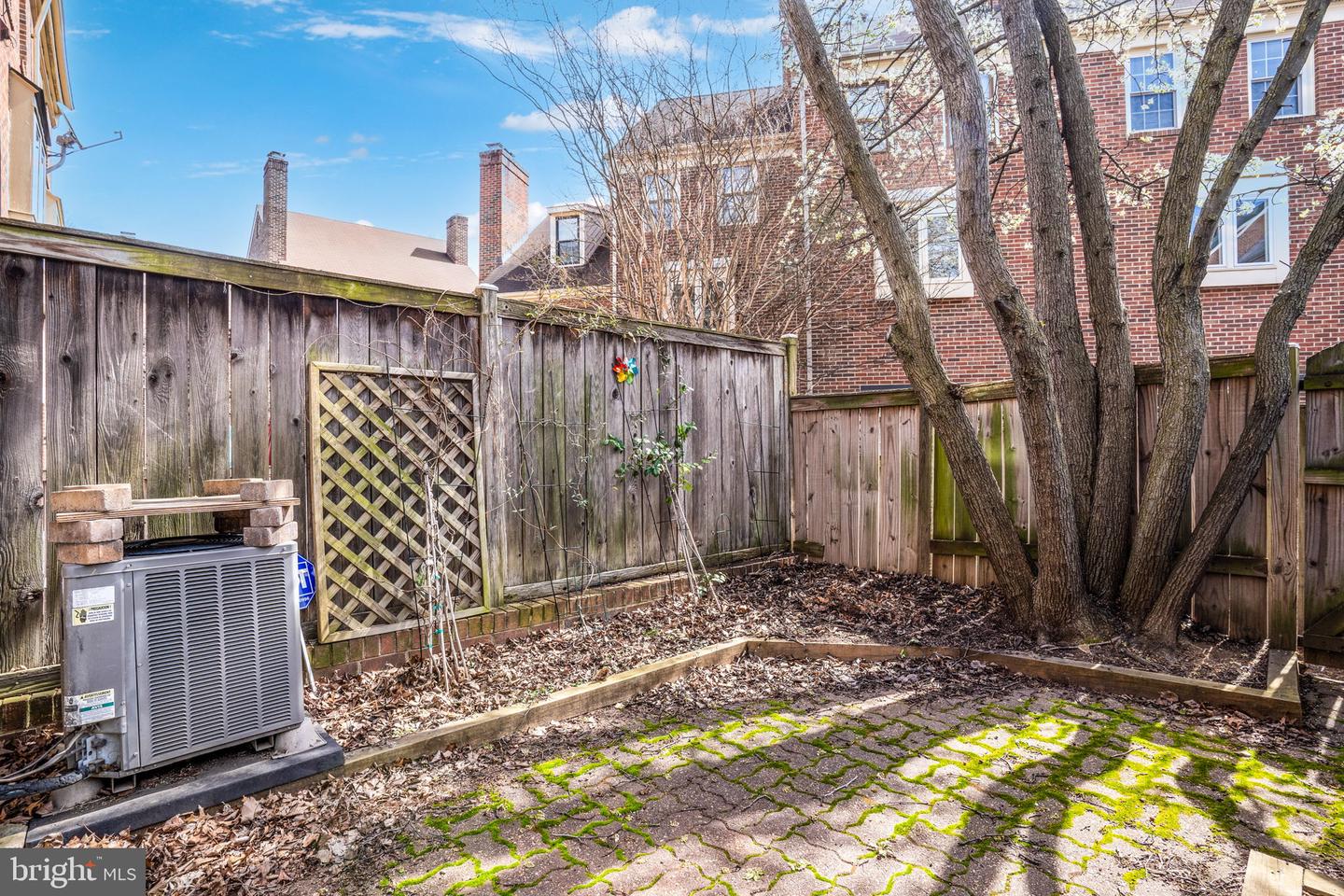 1203 MICHIGAN CT