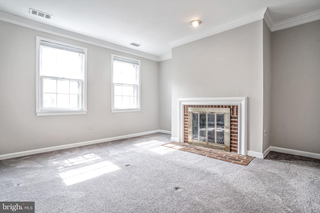 1203 MICHIGAN CT