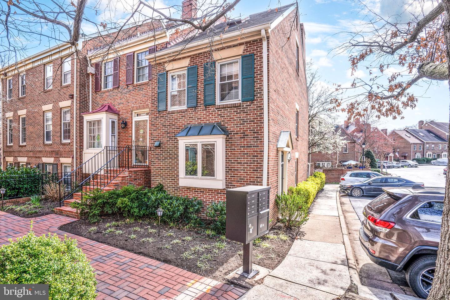 1203 MICHIGAN CT