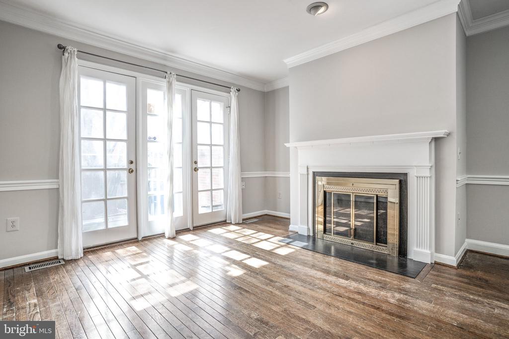 1203 MICHIGAN CT