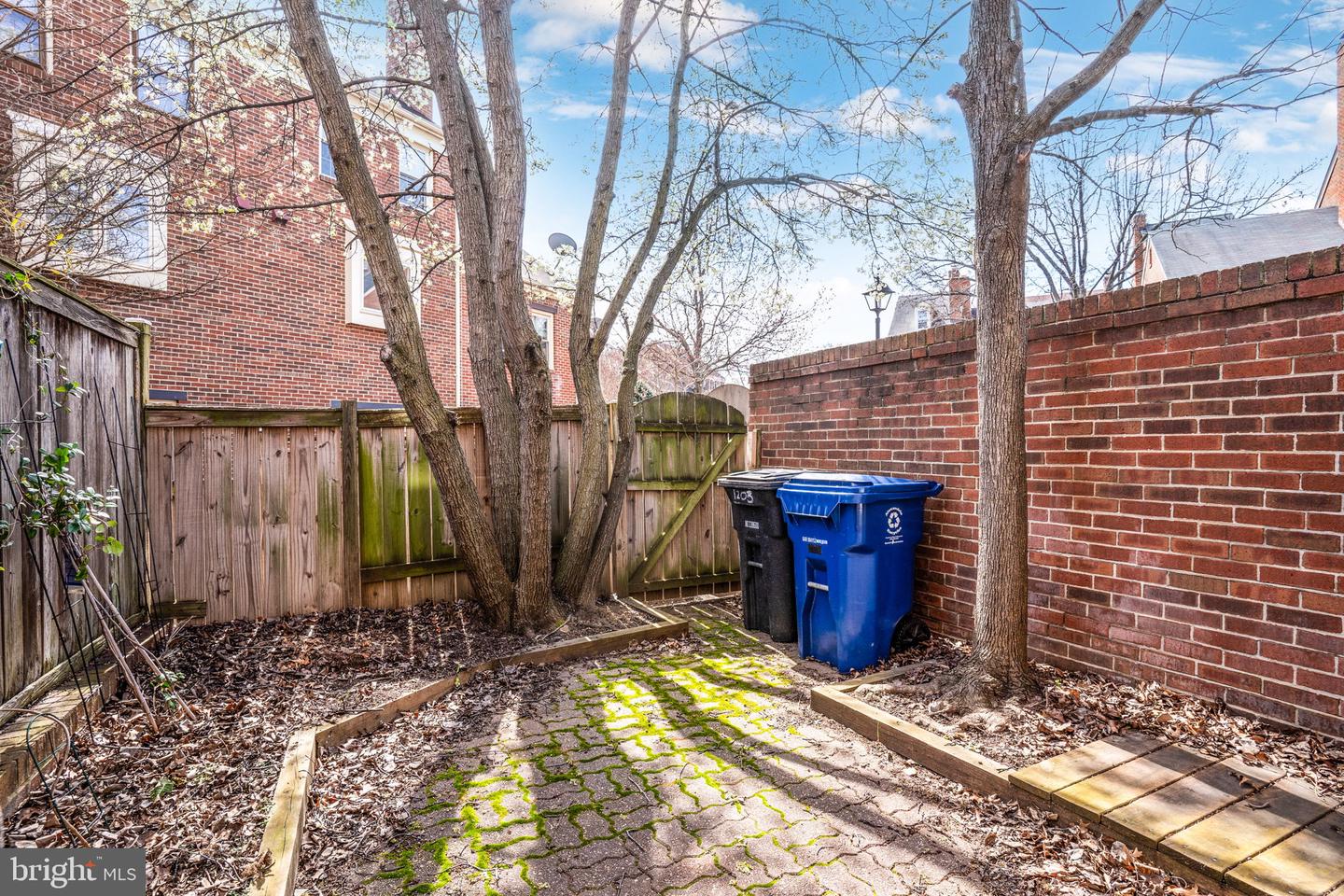1203 MICHIGAN CT
