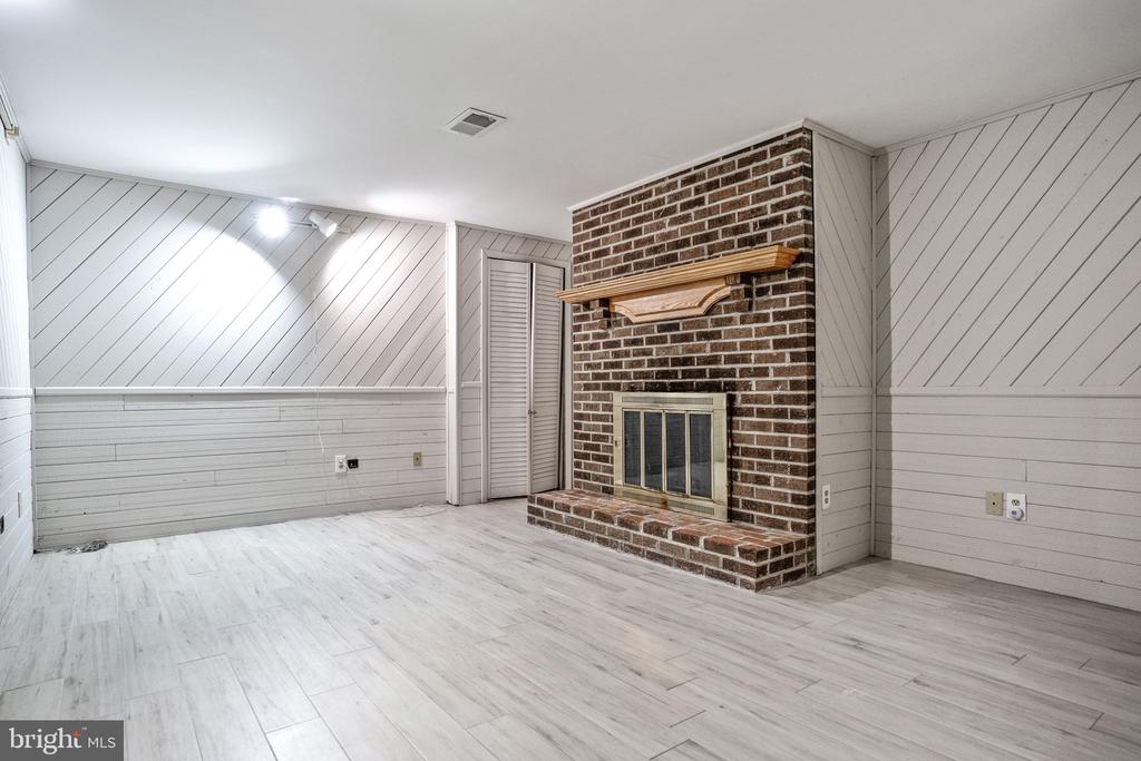 1203 MICHIGAN CT