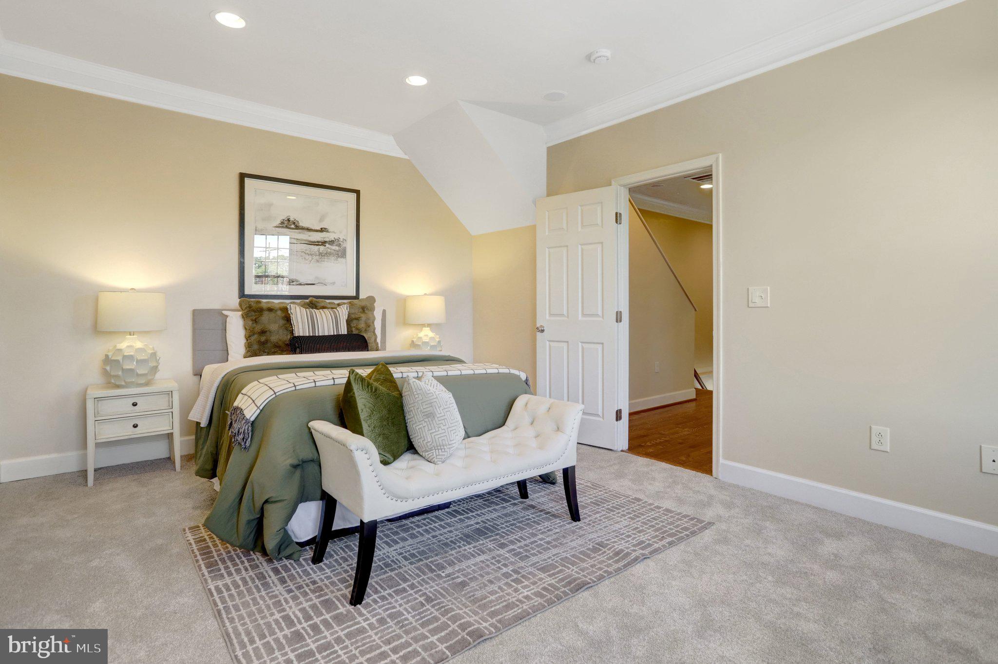 6 E REED AVENUE