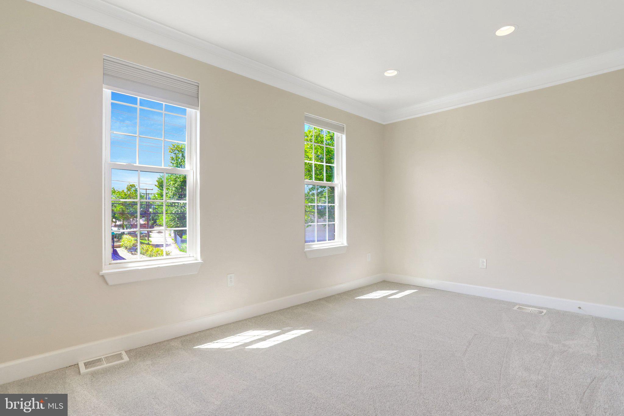 6 E REED AVENUE