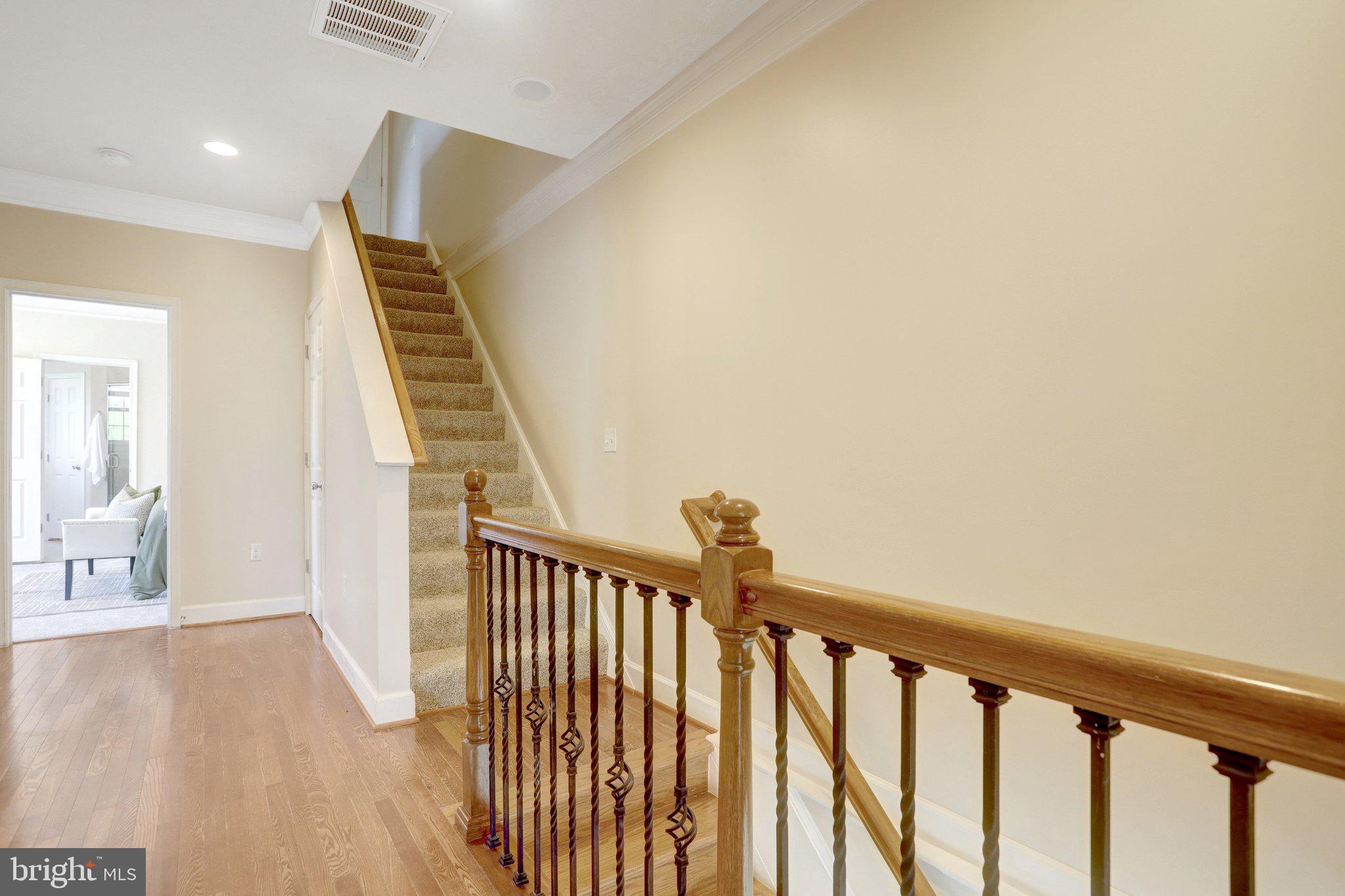 6 E REED AVENUE