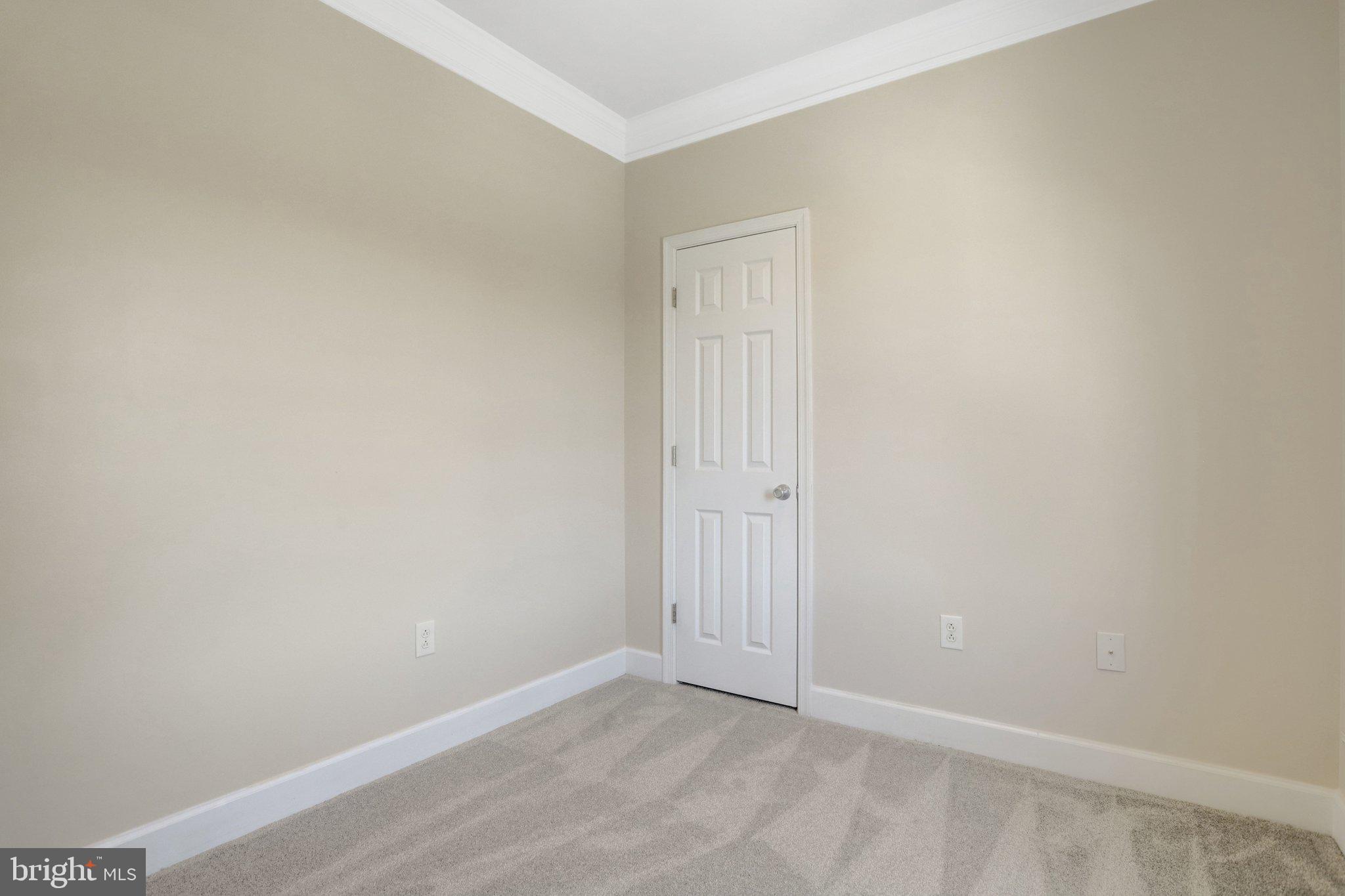 6 E REED AVENUE
