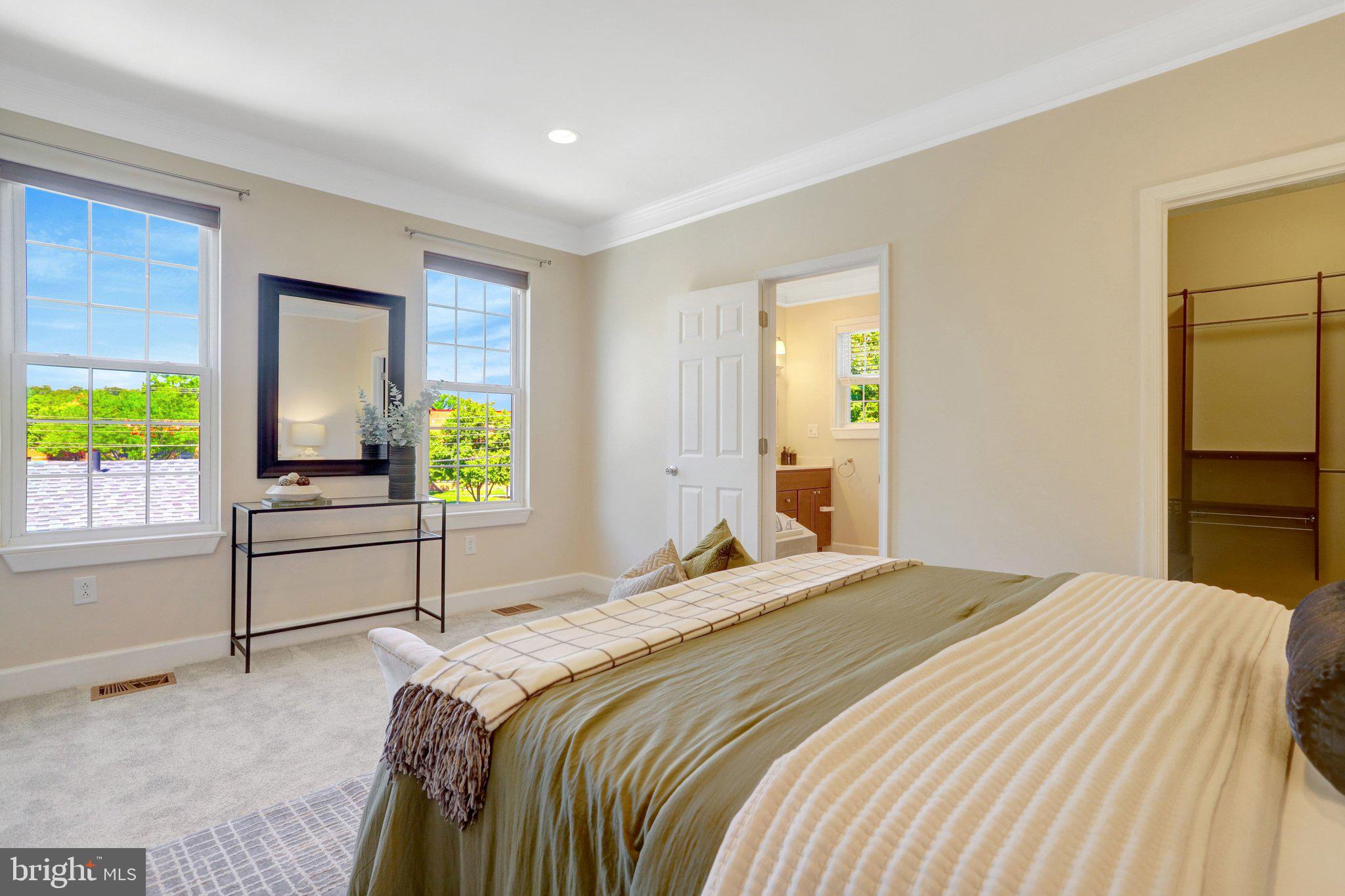 6 E REED AVENUE
