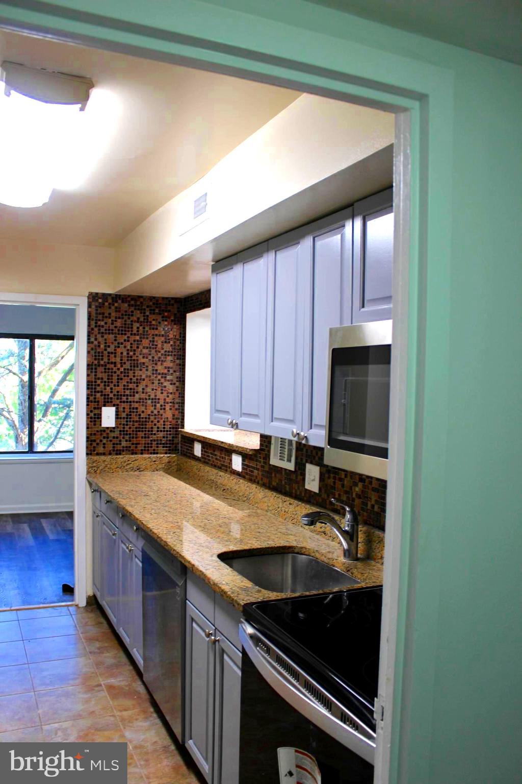 3101 S Manchester STREET Unit: 201