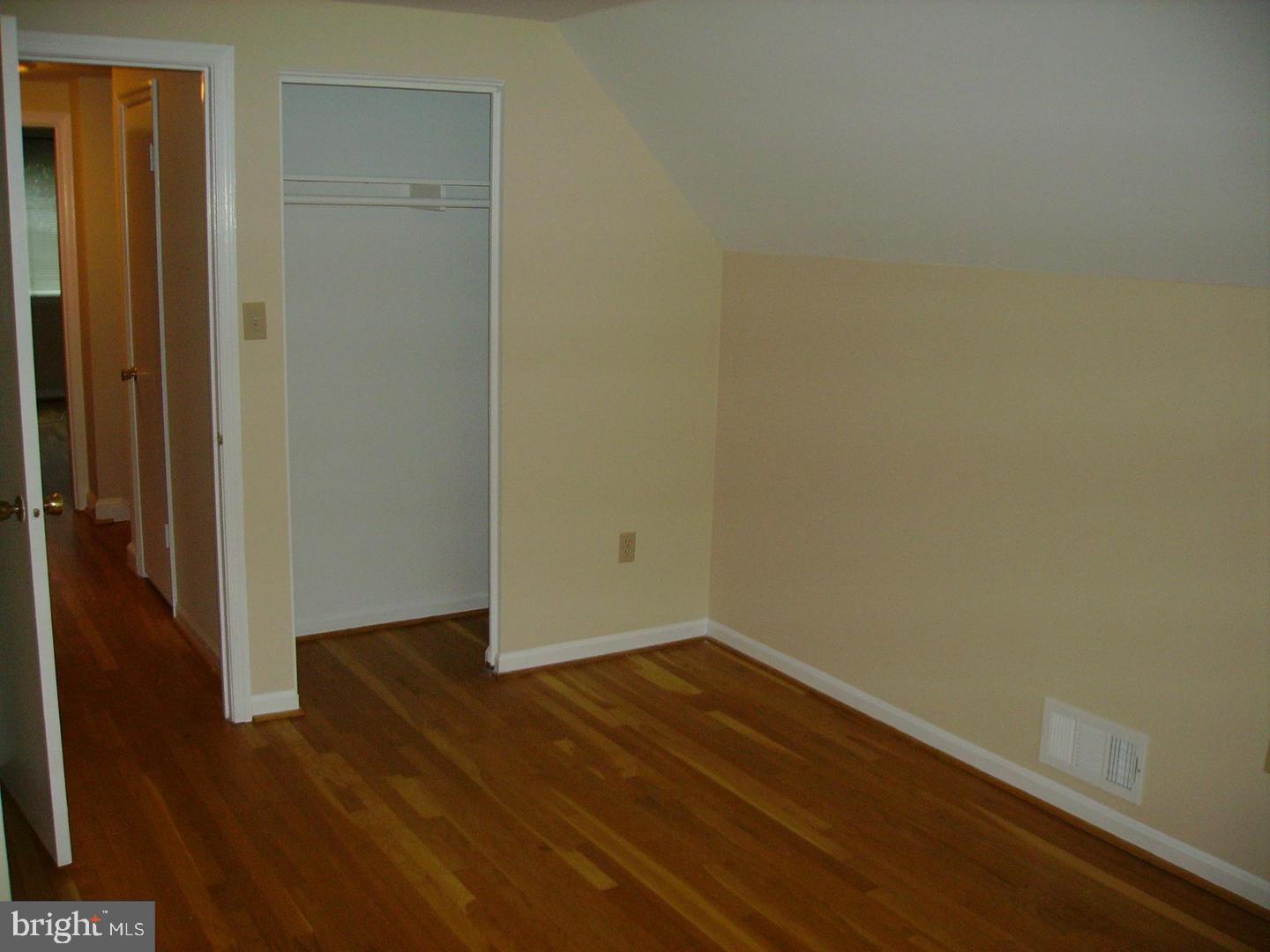 6807 Bluefield Ct