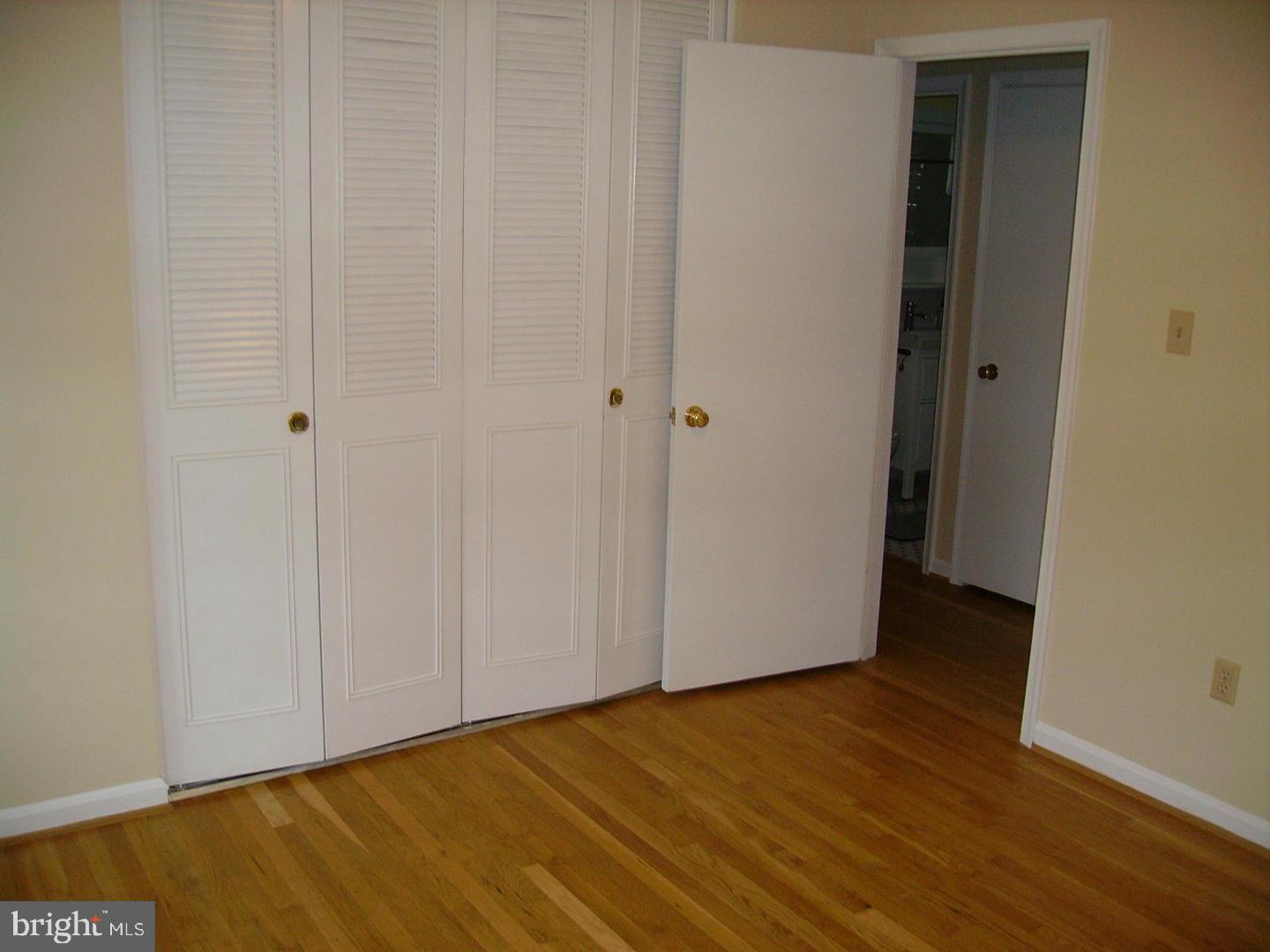 6807 Bluefield Ct