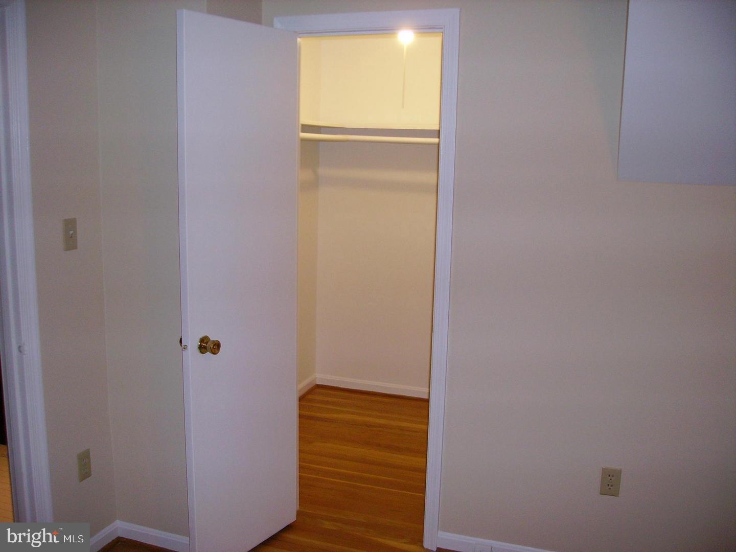 6807 Bluefield Ct