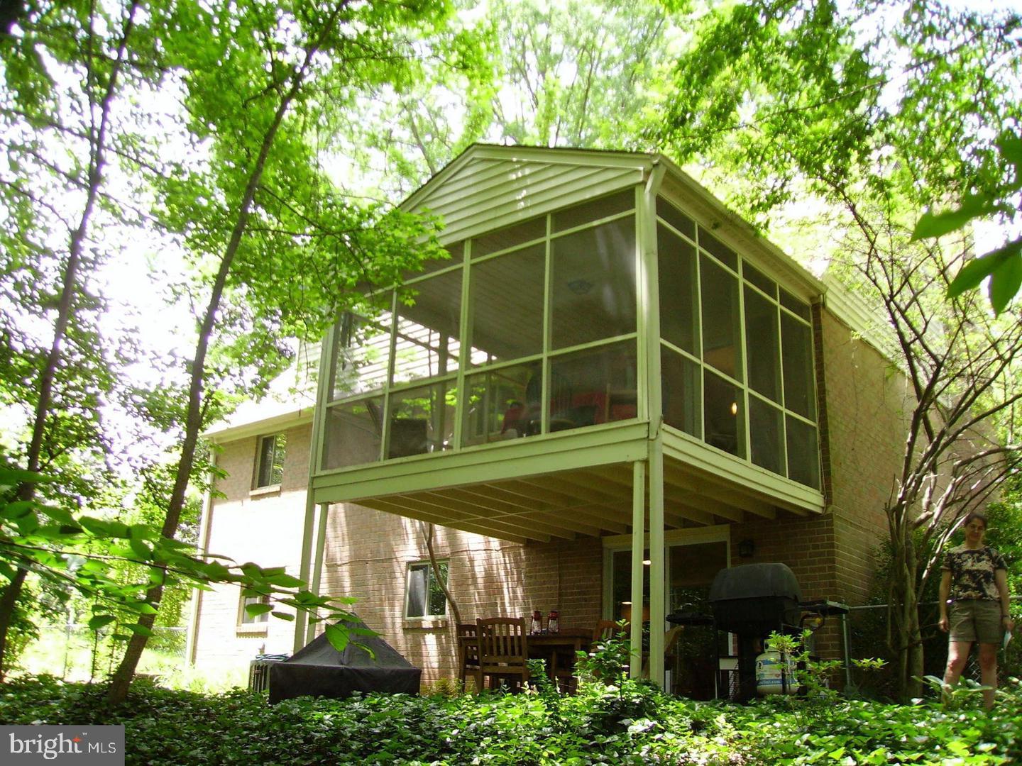 6807 Bluefield Ct